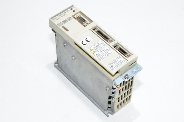 Omron Omnuc R88D-UA08V AC servo motor driver with positioning, input 200-230VAC output 1~ 0-200VAC 8A 200W
