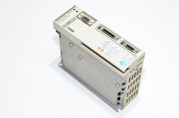 Omron Omnuc R88D-UP08HA AC servomoottoriohjain, sisääntulo 200-230VAC ulostulo 1~ 0-200VAC 2,0A 200W