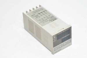 Omron E5CW-R1P digital temperature controller, PT100, 1x relay output, 1x alarm output, 24V