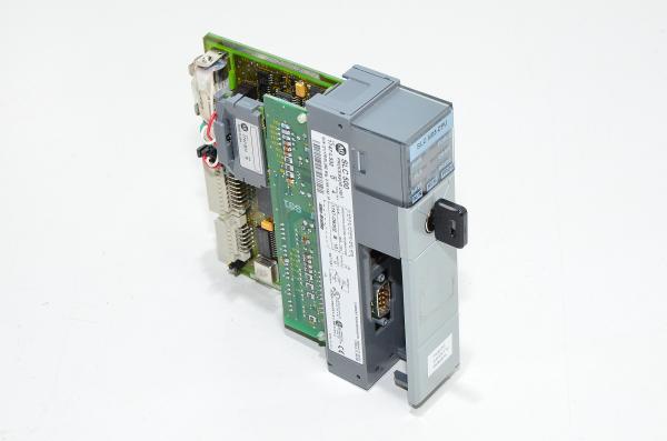 Allen-Bradley SLC 500 SLC 5/03CPU 1747-L532 CPU yksikkö + 1747-M11 32kt EEPROM muistimoduuli