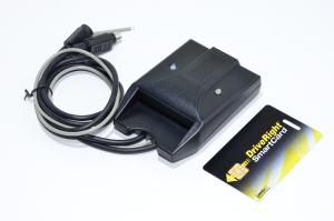 Davis instruments DriveRight 8105 ajoneuvoon asennettava älykortin lukija ja DriveRight älykortti