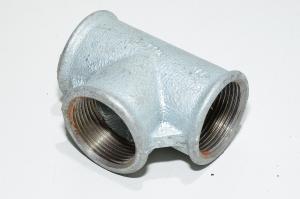 Pipe fitting cast iron T-branch with 3x 1" female thread *new*