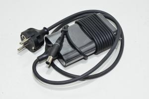 19,5VDC 3,34A 65W ulostulo, 100-240VAC 1,7A sisääntulo Dell hakkurivirtalähde, 7,4x5,0xXXmm DC plugi keskipiikillä