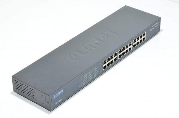 Planet FNSW-2401 24porttinen 10/100Mbps 19" 1U Räkkiasennettava nopea Ethernet kytkin