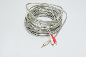 3,5mm stereo plugi / 2x RCA uros audio adapteri johdolla