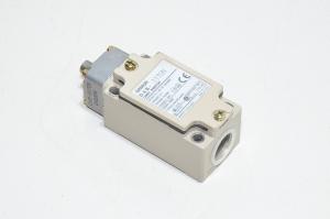 Omron D4B-1170N safety limit switch NO + NC contacts
