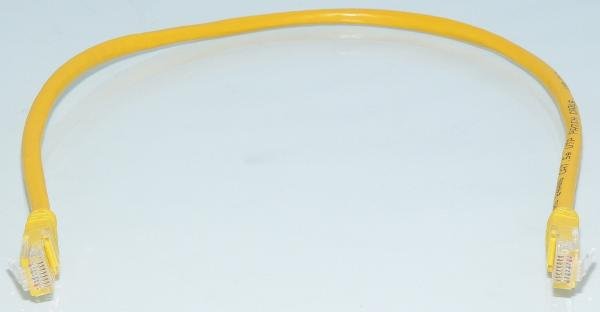 1x 0.5m Suojaamaton CAT5e verkkokaapeli keltainen (RJ45 - RJ45)
