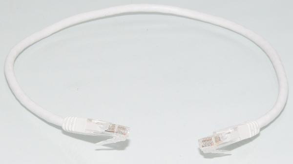 1x 0.5m Suojaamaton CAT5e verkkokaapeli valkoinen (RJ45 - RJ45)