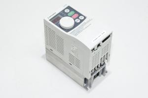 Mitsubishi FR-S520SE-0.4K-EC taajuusmuuttaja, sisääntulo 200-240VAC 6,6A ulostulo 3~ 200-240VAC 2,5A 0,5-120Hz 400W