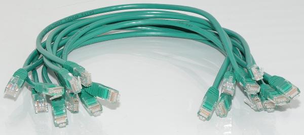 10x 0.5m Suojaamaton CAT5e verkkokaapeli vihreä (RJ45 - RJ45)