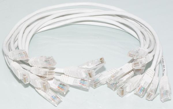 10x 0.5m Suojaamaton CAT5e verkkokaapeli valkoinen (RJ45 - RJ45)