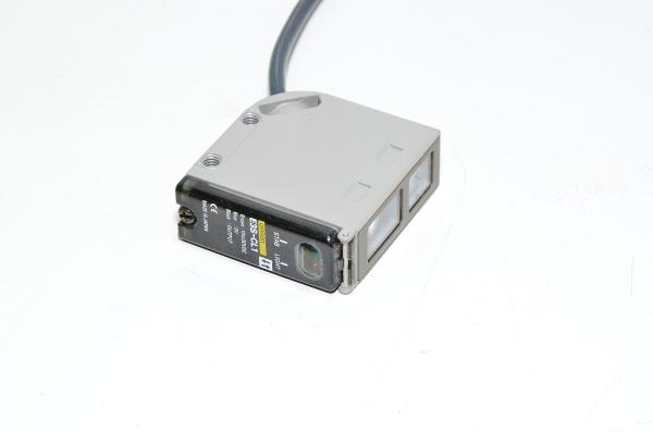 Omron E3S-CL1 etäisyyden mukaan säädettävä valokennoanturi, 10-30VDC, 100mA, PNP/NPN *uusi*