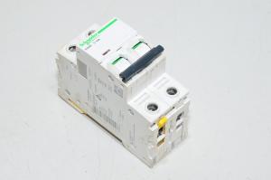 10A 2-vaihe C-tyypin automaattisulake / pienoisjohdonsuojakatkaisija Schneider Electric iC60N Acti9 A9F04210 C10A 240VAC / 440VAC *uusi*