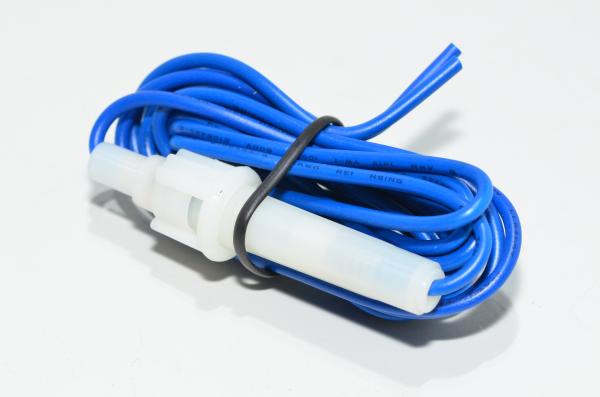 Sarjamallinen sulakkeenpidin 6,3x32mm putkimaisille sulakkeille sinisellä 22AWG johdolla *uusi*