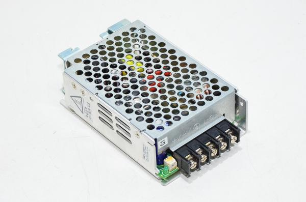 24VDC 2,1A 50W ulos 100-240VAC 0,9...0.45A sisään Omron S8PS-05024CD SMPS virtalähdeyksikkö *uusi*