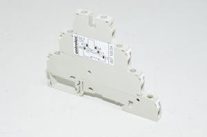 Entrelec 007 100.04 (D4/6 R121L) DIN-kiskoon asennettava relemoduuli 24VDC, 250VAC/5A