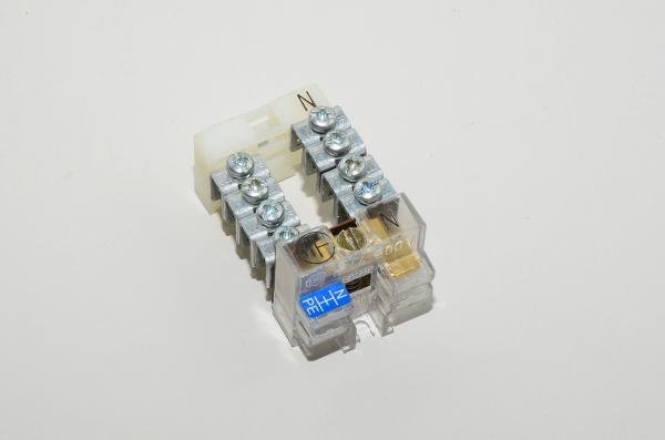 Ensto KN4.204 2x4 16mm² screw terminal block with PE + N coupling