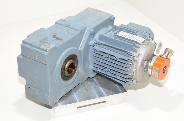 370W KEB Combigear F-tappivaihdemoottori F32A DA71G4 + Kubler type T8.5820 1822 0500 enkooderi